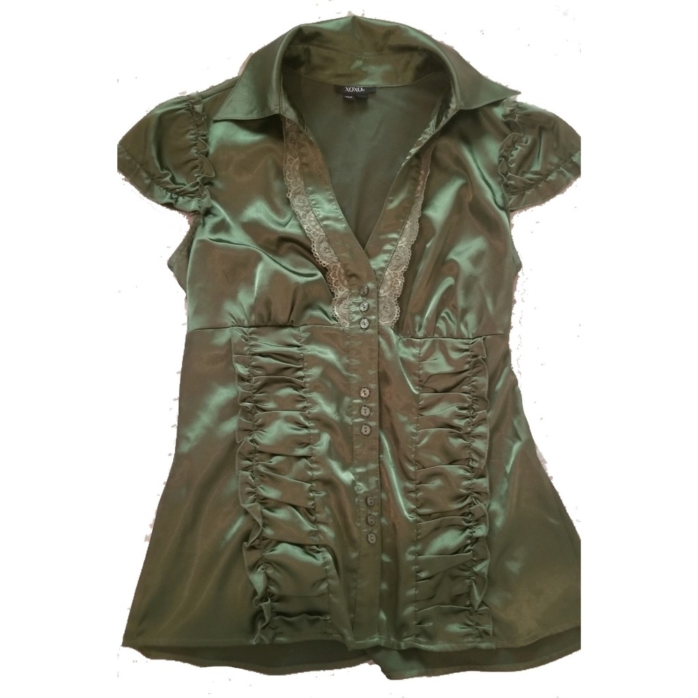 Womens size M XOXO V neck button up